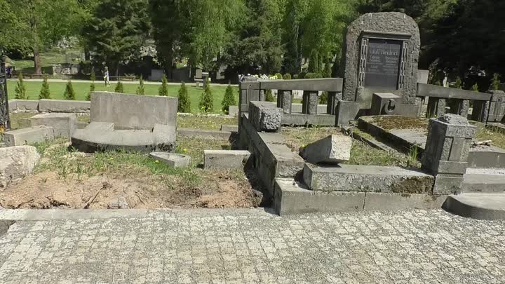 Rýnovičtí vězni by mohli pomáhat na hřbitovech