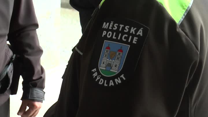 Nová městská policie funguje ve Frýdlantu od června