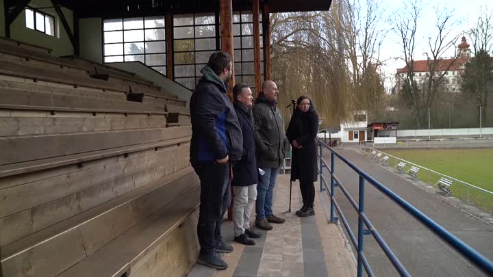 Mnichovo Hradiště opravuje historickou tribunu