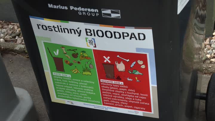 V Jablonci mohou obyvatelé panelových domů třídit bioodpad
