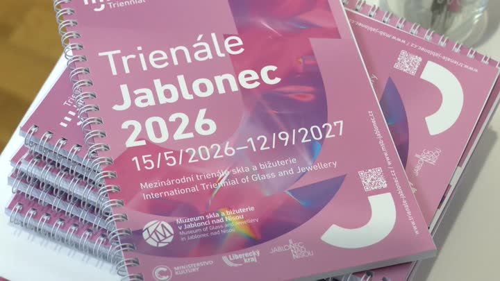 Mezinárodní trienále skla a bižuterie se blíží