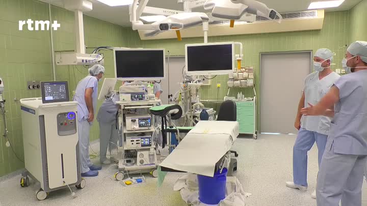 Aktuality z českolipské nemocnice o novém přístroji na operačním sále 