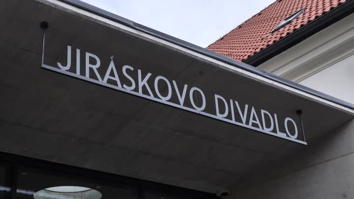 Česká Lípa po třech letech otevírá divadlo