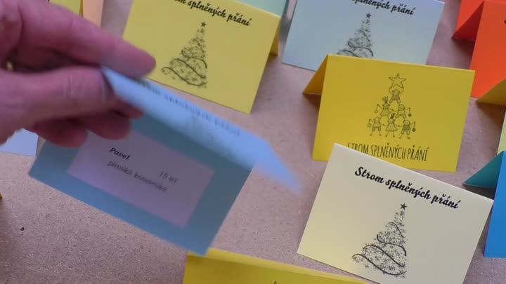Stromy splněných přání rozdávají radost dětem