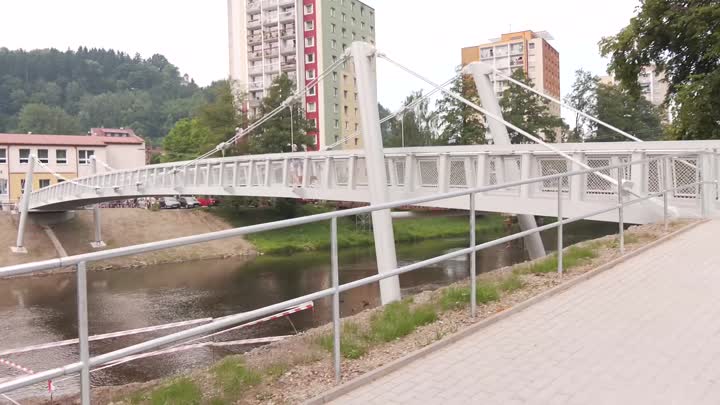 Železný Brod otevřel lávku přes Jizeru