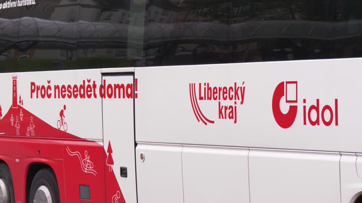 Počet cestujících na mezikrajských linkách roste