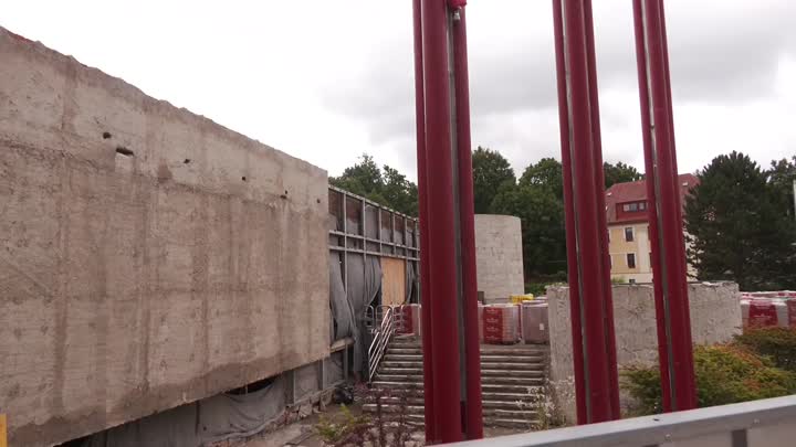 Otevření libereckého bazénu se o půl roku posune