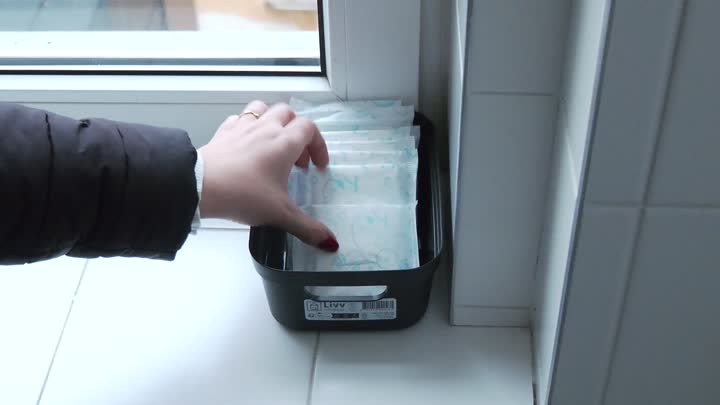 Kraj finančně podpoří zavádění hygienických potřeb do škol