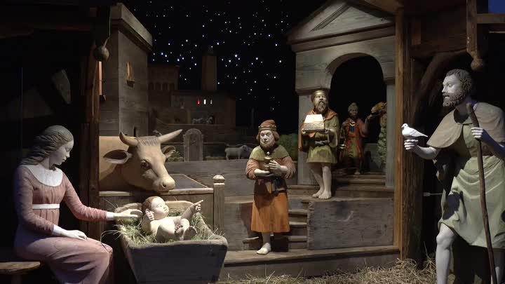 Turnovský advent obohatil nový vyřezávaný betlém