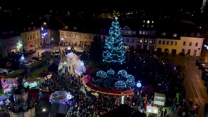 Chrastava na Mikuláše rozsvítila strom