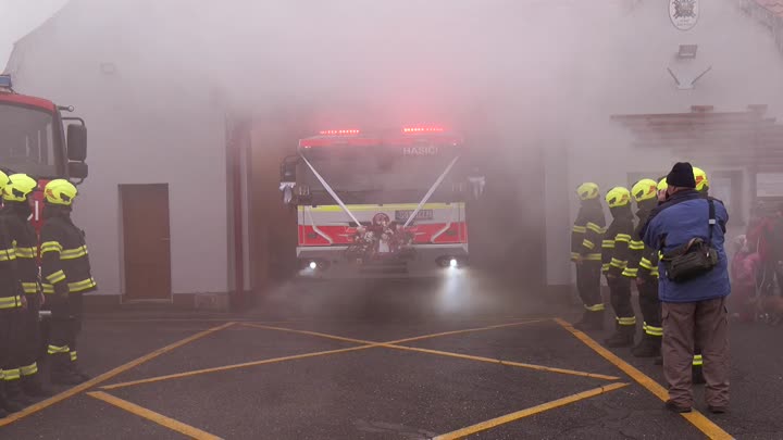 Hasiči ve Stráži nad Nisou mají nové auto