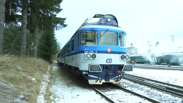 Motorový vůz řady 854 obohatí provoz na zubačce