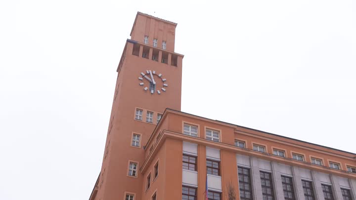 Věž jablonecké radnice čekají další opravy