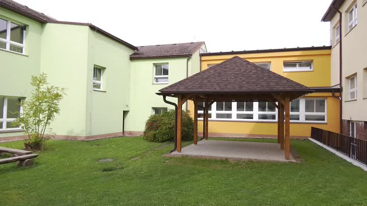 Zákupská škola prošla několika proměnami