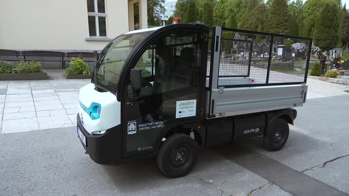 Elektromobil obslouží jablonecké hřbitovy