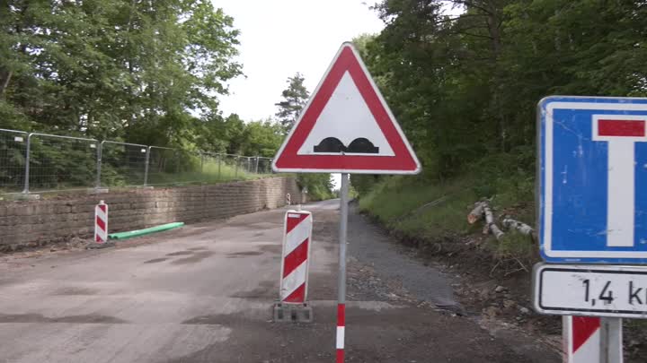 Silnice mezi Hrádkem nad Nisou a Rynolticemi prochází rozsáhlou opravou. Hotovo má být do konce roku