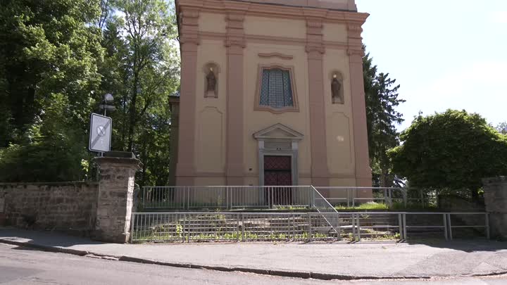 Město zachrání chátrající schodiště u kostela. Oprava vyjde na téměř pět milionů