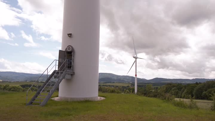 Lži, nebo oprávněné obavy? Větrné elektrárny ve Václavicích se otevřely veřejnosti