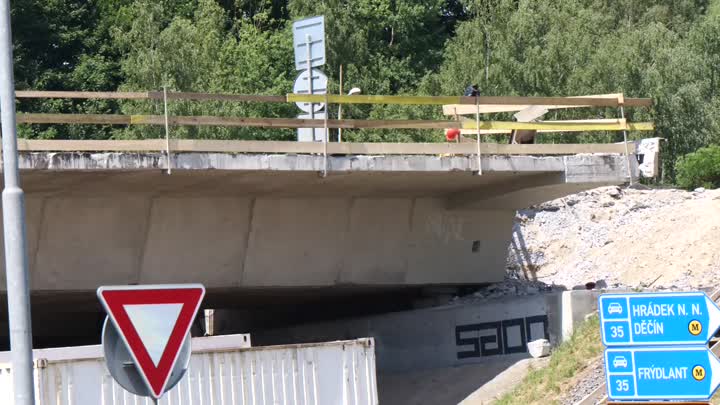 Oprava mostů nad libereckým Sněhulákem potrvá do října. Řidiče čekají kolony i víkendové uzavírky