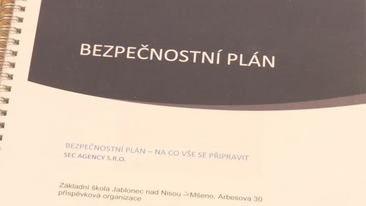 Jablonec posiluje bezpečnost škol. Připravuje kamery, čipové vstupy i krizové plány
