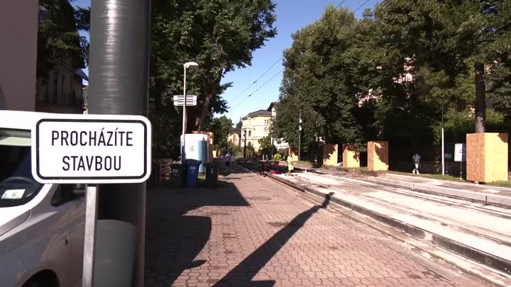 Oprava tramvajové tratě pokračuje. Do Lidových sadů jezdí náhradní autobusy