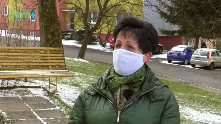 Pod rouškou - Jak žije v nouzovém stavu prodavačka