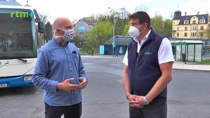 Pod rouškou - Jak dopadá nouzový stav na řidiče autobusů
